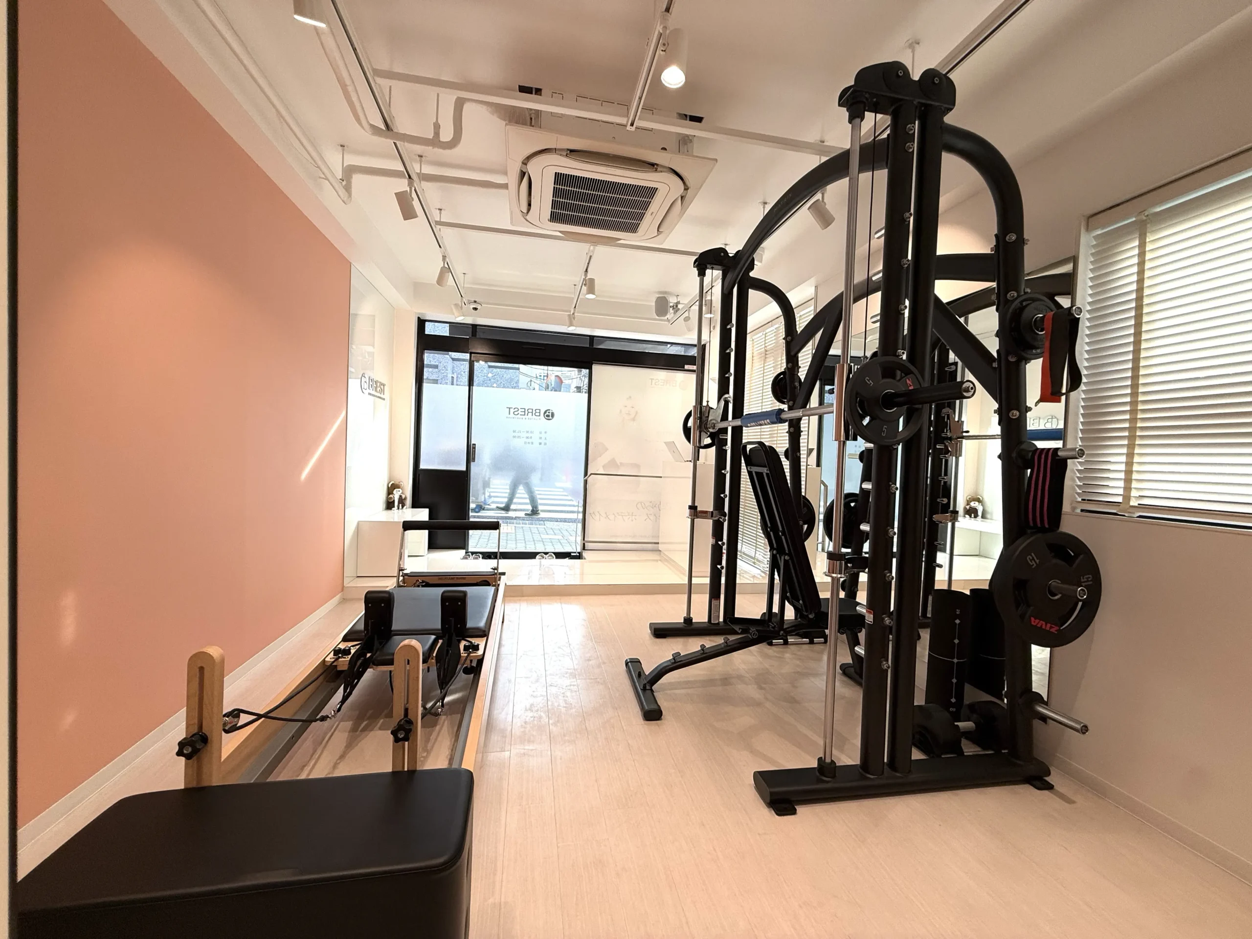 BREST PILATES&BODYMAKE 本郷三丁目店のスタジオ内の画像