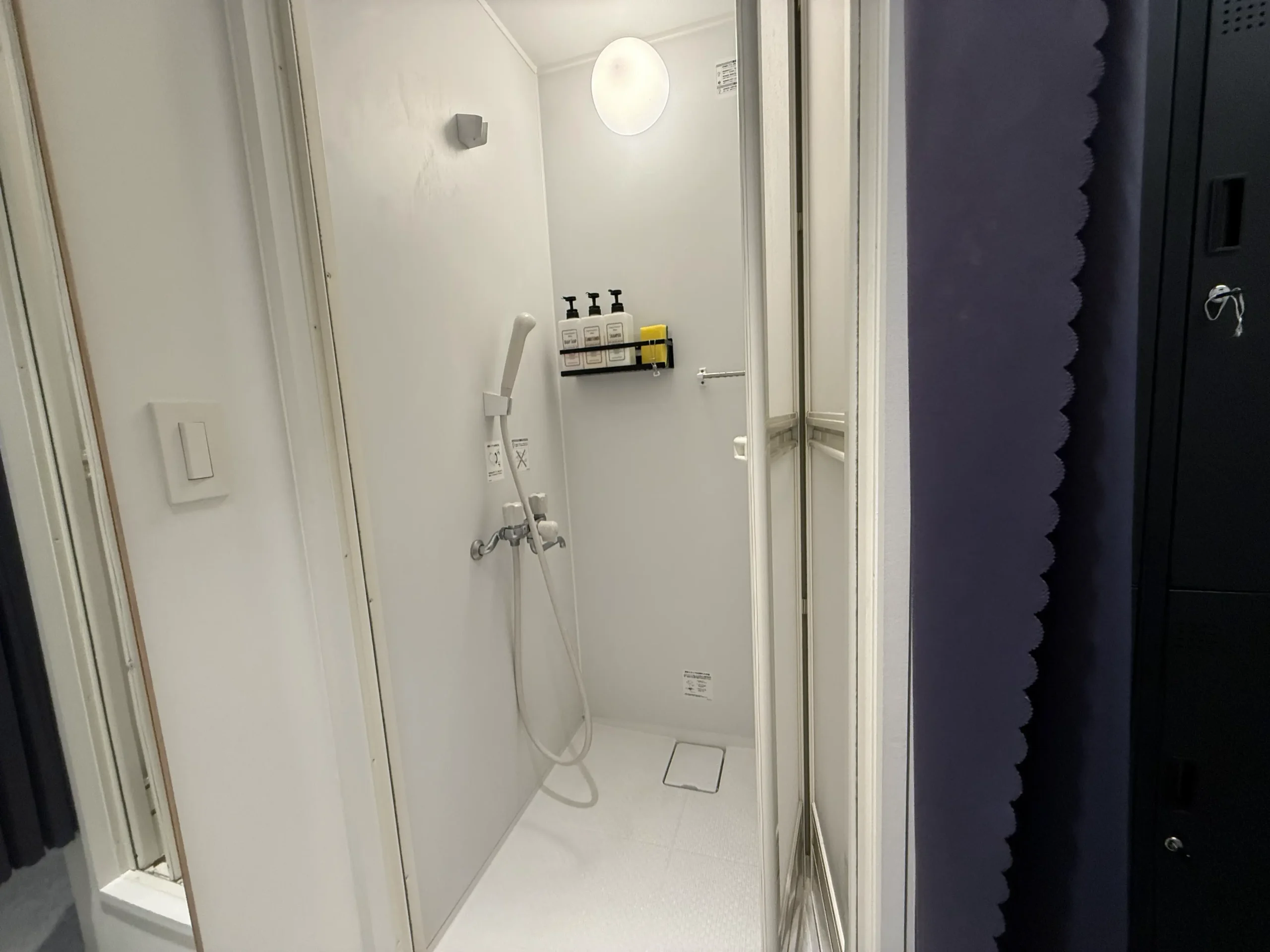 セレスティア(Celestia)池袋店の個室シャワー。アメニティも完備されていました