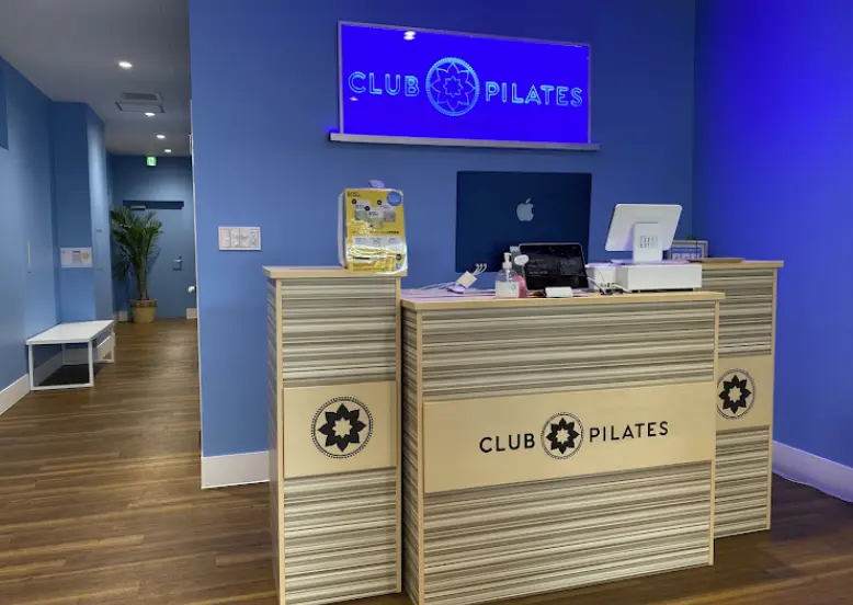 CLUB PILATES 成城学園のエントランス