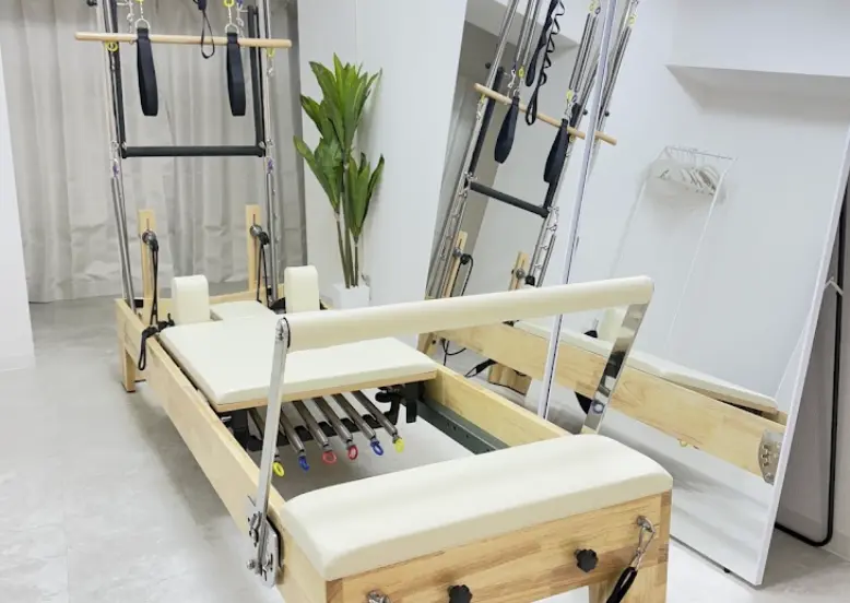 Pilates Mee 笹塚店のスタジオ内