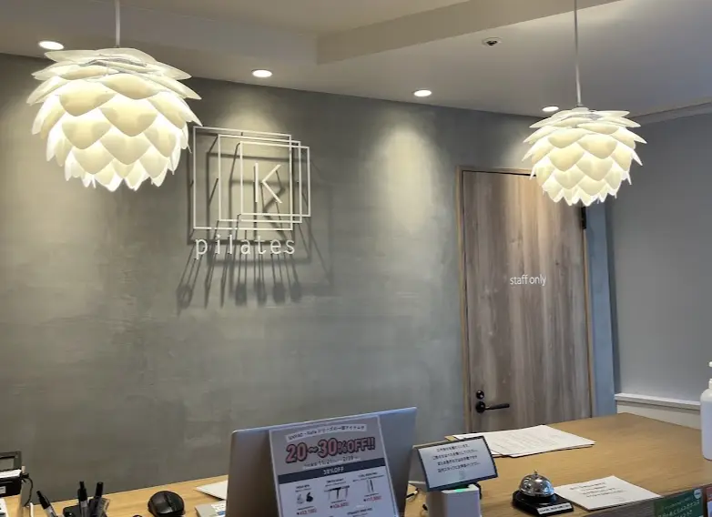 ピラティスK新宿店のエントランス